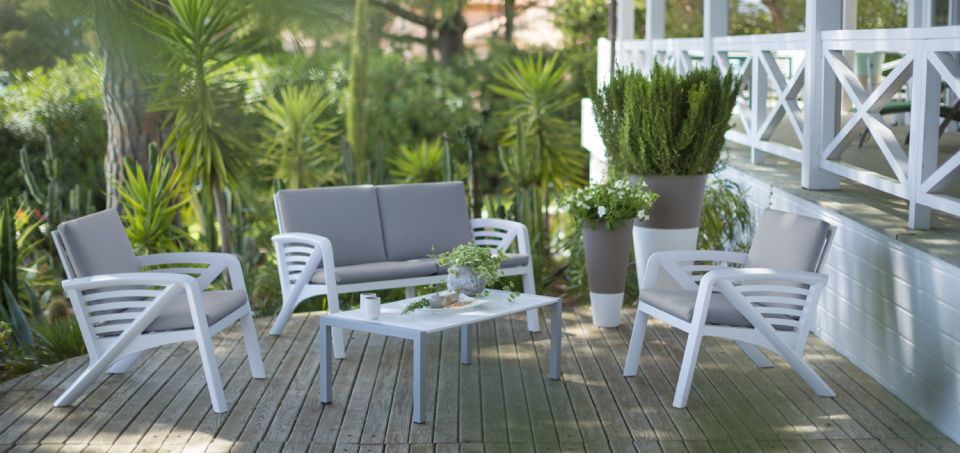 Outdoor Furniture And Decoration For A Great Garden Atmosphere
